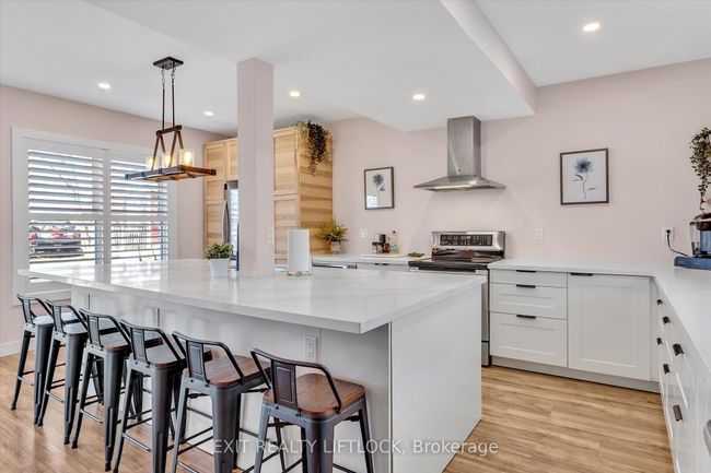 64 Front St E, House other with 4 bedrooms, 3 bathrooms and 10 parking in Bobcaygeon ON | Image 18