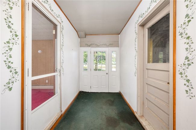 Entryway from Front Door | Image 19