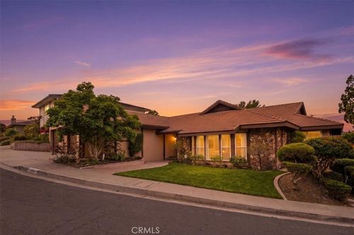 2773 Valle Vista Dr, Glendale, CA, 91206-4720 | Card Image