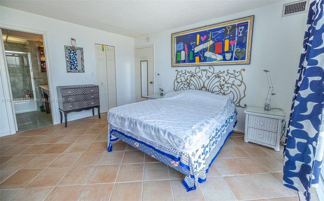 APT-1809 - 2841 N Ocean Blvd, Condo with 2 bedrooms, 2 bathrooms and null parking in Fort Lauderdale FL | Image 15
