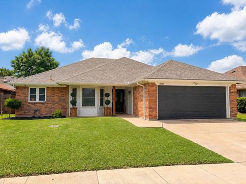 848 W Lynn Creek Dr, Arlington, TX, 76001-7522 | Card Image