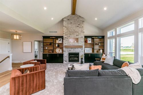 8750 Yeager Ln Ne, Cedar Rapids, IA, 52402-8700 | Card Image