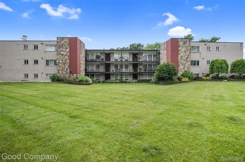 apt-24-4345 Crooks Rd, Royal Oak, MI, 48073-1962 | Card Image