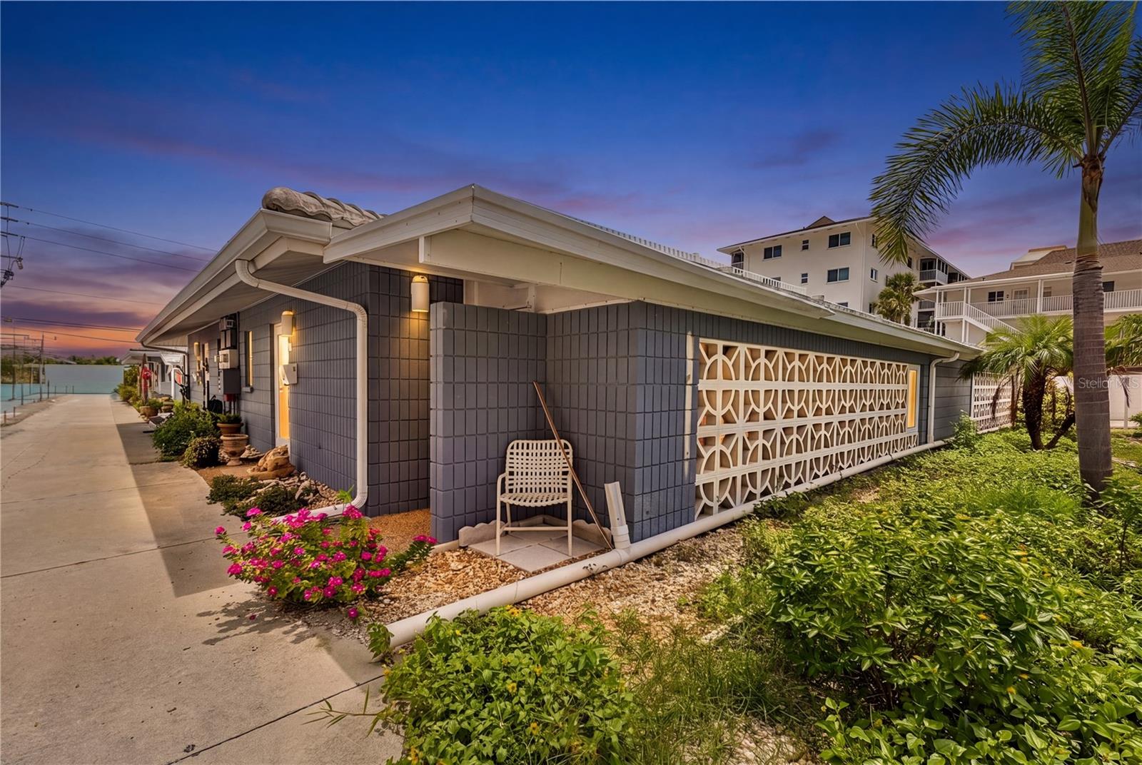 Residential in VENICE 5