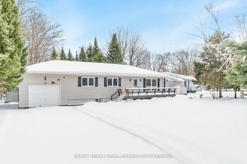 19 Wakunda Cres, Tiny, ON, L9M0B2 | Card Image