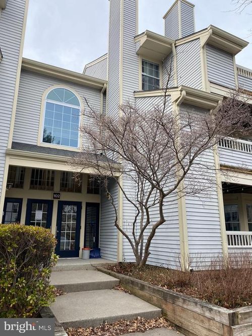 apt-7-102 Sequoia Ct, Princeton, NJ, 08540-7811 | Card Image