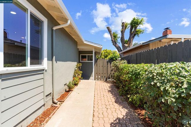 102 W 15 Th St, House other with 3 bedrooms, 2 bathrooms and 2 parking in Antioch CA | Image 25
