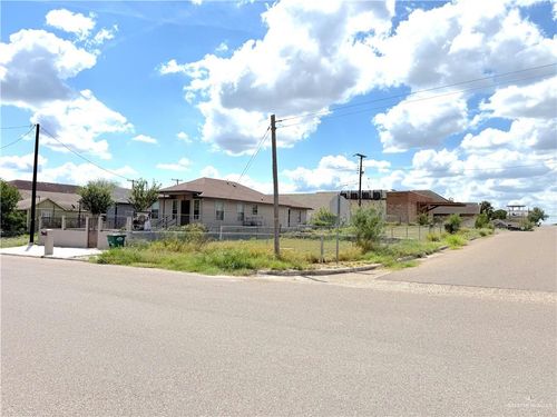 400 E 6th St, Rio Grande City, TX, 78582-3505 | Card Image