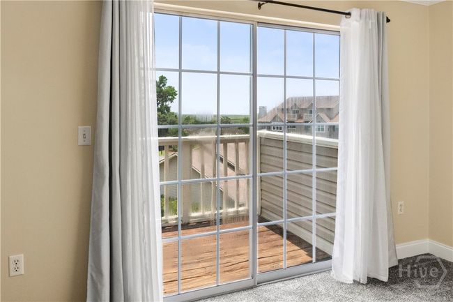 The upper deck is the place to relax. | Image 28