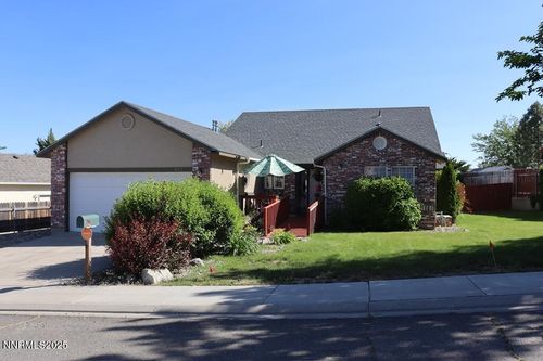 627 Castle Way, Winnemucca, NV, 89445-2671 | Card Image