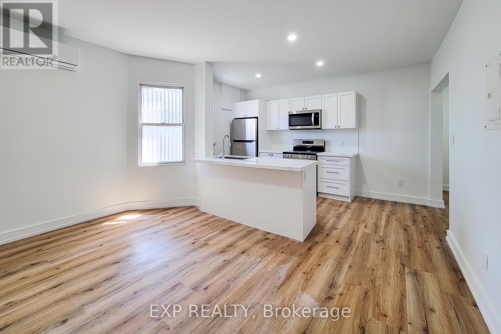 Residential Income in Hamilton (Crown Point) 2