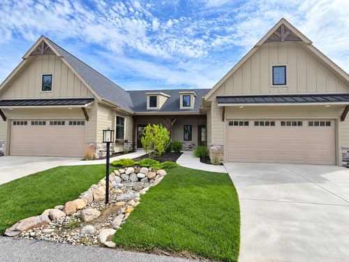 1918 W Woodglen Cir, Valparaiso, IN, 46383-1027 | Card Image
