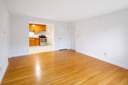 apt-6-39 Montvale Ave, Woburn, MA, 01801-4275 | Card Image