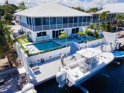 173 Coral Ave, Tavernier, FL, 33070-2402 | Card Image