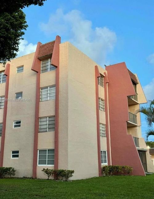 apt-116-13715 Kendale Lakes Cir, Miami, FL, 33183-2300 | Card Image