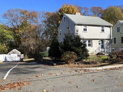 37 Beacon Street, House other with 3 bedrooms, 1 bathrooms and 2 parking in Melrose MA | Image 2