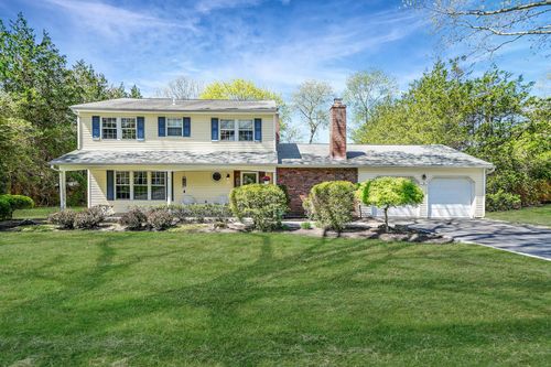 10 Jomar Rd, Shoreham, NY, 11786-1935 | Card Image