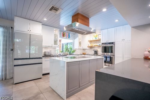 6100 Dogwood Way, Naples, FL, 34116-4808 | Card Image