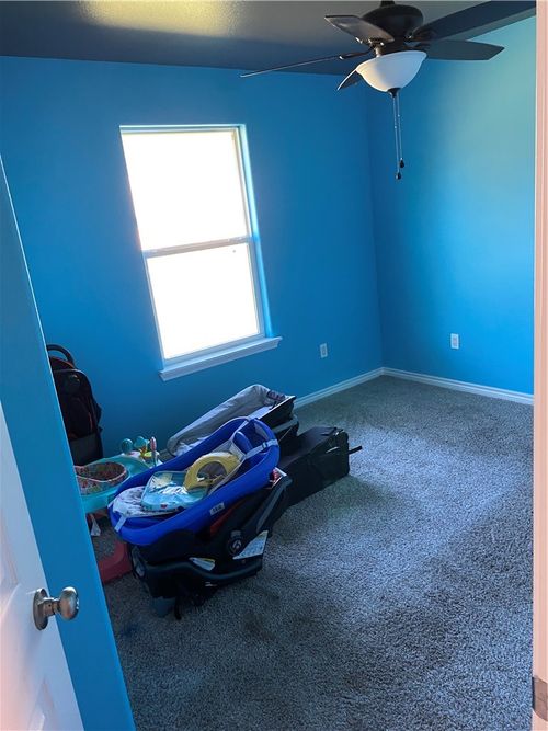 16 Lenora Dr, Hearne, TX, 77859-3284 | Card Image