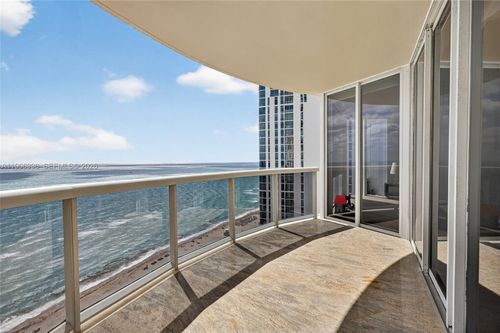 230304-17555 Collins Ave, Sunny Isles Beach, FL, 33160-2882 | Card Image