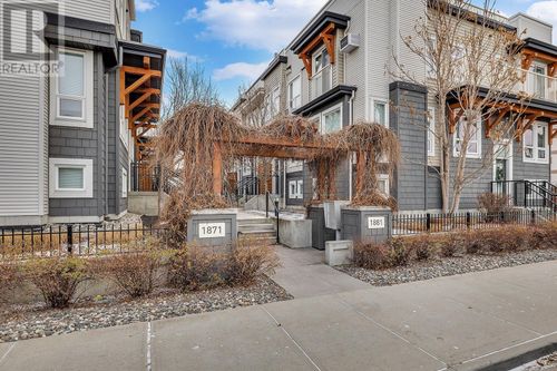 14-1881 Ambrosi Rd, Kelowna, BC, V1Y4R8 | Card Image