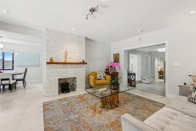 441 Sw 27 Th Rd, House other with 4 bedrooms, 4 bathrooms and null parking in Miami FL | Image 5