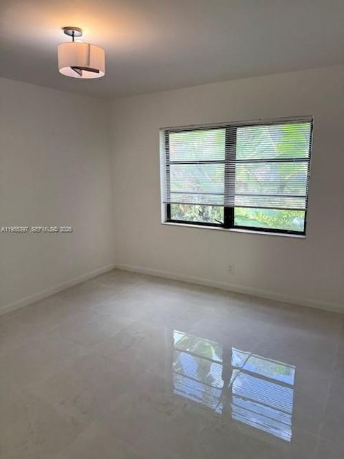 apt-h102-3101 Oakland Shores Dr, Oakland Park, FL, 33309-5616 | Card Image