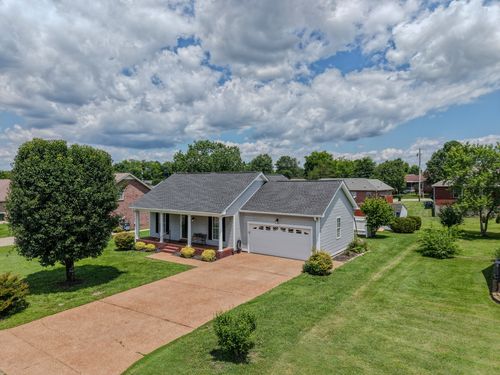 1102 Wedgewood Dr, Gallatin, TN, 37066-6660 | Card Image