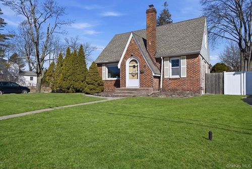 120 Linwood Ave, North Bellmore, NY, 11710-2410 | Card Image