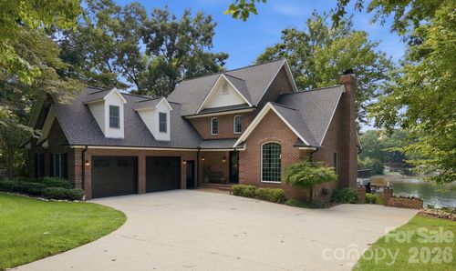 131 Long Cove Ln, Mooresville, NC, 28117-5827 | Card Image
