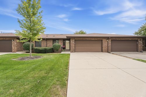 818-818 Shagbark Rd, New Lenox, IL, 60451-2499 | Card Image