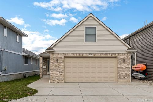 22473 Beach St, Saint Clair Shores, MI, 48081-2336 | Card Image