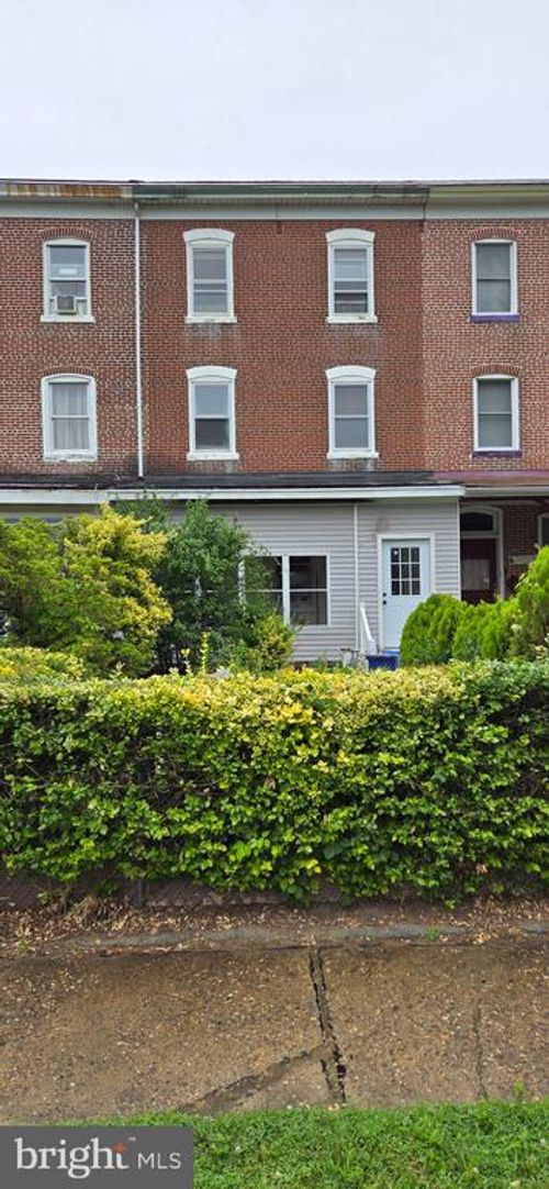 134 4th Ave, ROEBLING, NJ, 08554-1010 | Card Image