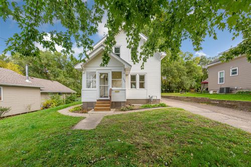 1427 Central Ave N, Faribault, MN, 55021-3042 | Card Image