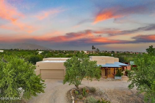 9690 N Linda Vista Pl, Tucson, AZ, 85742-8576 | Card Image