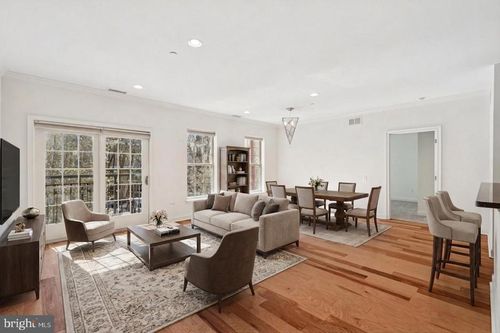 apt-231-500 Admirals Way, PHILADELPHIA, PA, 19146-5228 | Card Image