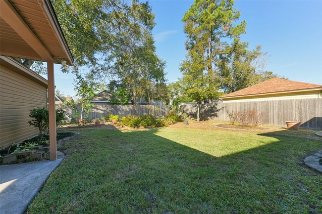 Pool sized yard | Image 41
