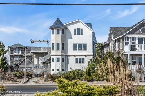 492 Ocean Ave, Sea Bright, NJ, 07760-2113 | Card Image