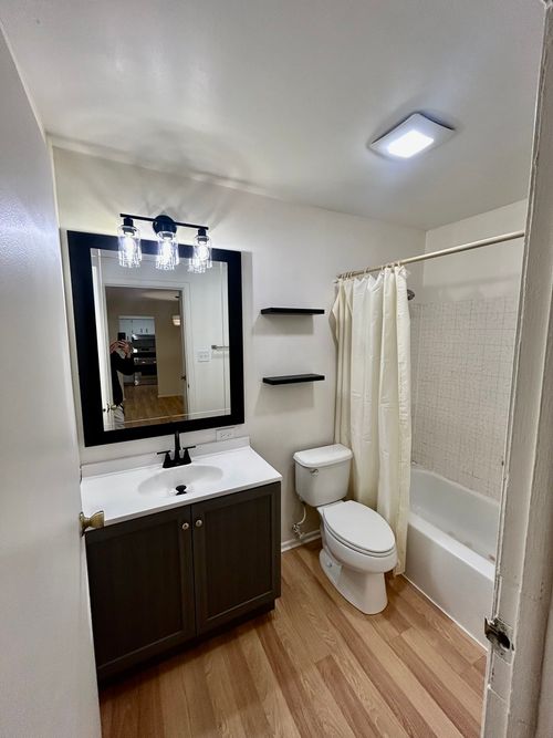 apt-104-1557 Jill Ct, Glendale Heights, IL, 60139-2969 | Card Image