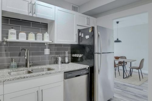 727-500 Bayview Dr, Sunny Isles Beach, FL, 33160-4780 | Card Image