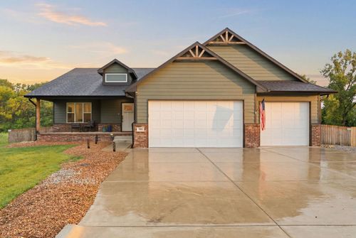 555 S Arbor Valley Way, Valley Center, KS, 67147 | Card Image