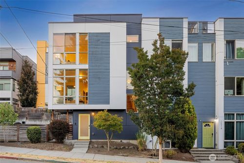 2510 S Dearborn St, Seattle, WA, 98144-3012 | Card Image