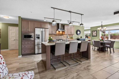 1110-10 Market Blvd Se, Airdrie, AB, T4A0W8 | Card Image