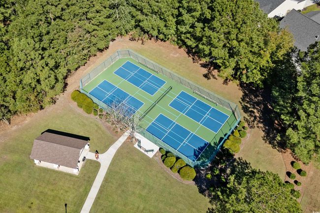 Large community center with fitness room | Image 39