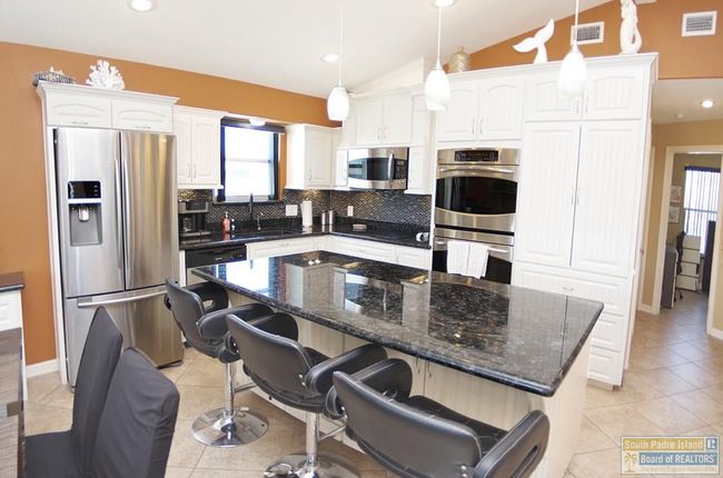 502 W Clam Cir, House other with 2 bedrooms, 3 bathrooms and null parking in Port Isabel TX | Image 17
