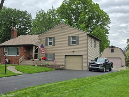 773 Wildwood Dr, Youngstown, OH, 44512-3242 | Card Image