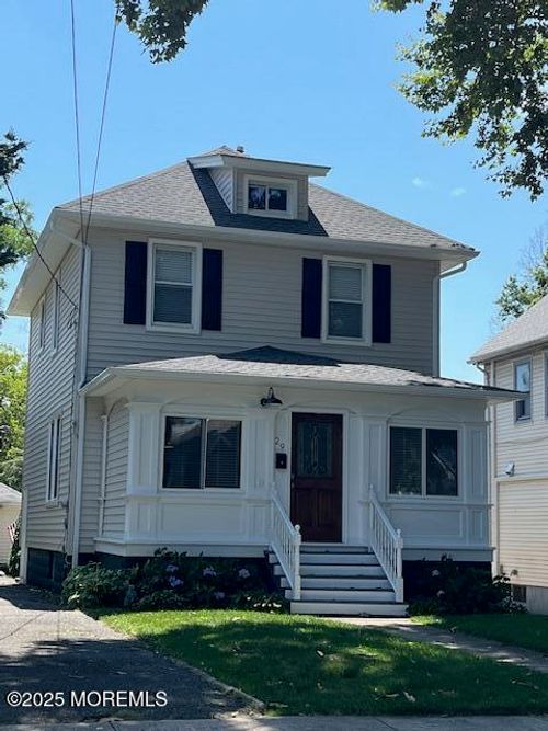 29 Brown Pl, Red Bank, NJ, 07701-2206 | Card Image