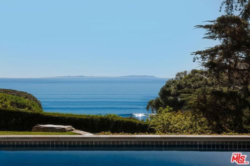 6825 Zumirez Dr, Malibu, CA, 90265-4316 | Card Image