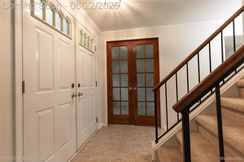 5107 Buckingham Pl, Troy, MI, 48098 | Card Image
