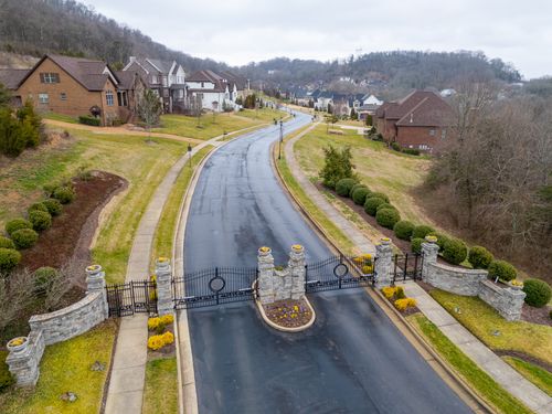 1627 Valle Verde Dr, Brentwood, TN, 37027-5672 | Card Image